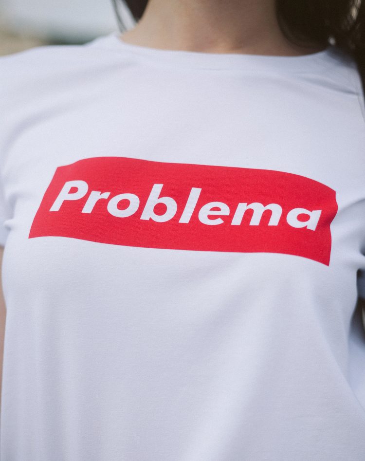 Базовая белая футболка с принтом Problema supreme